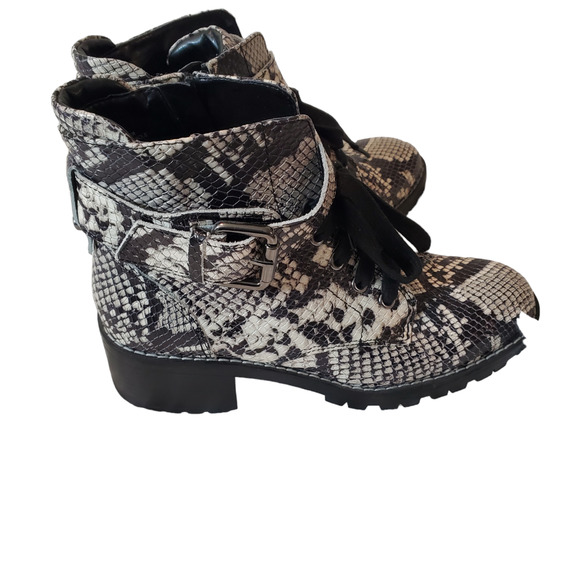BCBGENERATION | Snakeskin Leather Ankle Boots Moto Combat Biker Chunky Size 8 - Picture 7 of 14